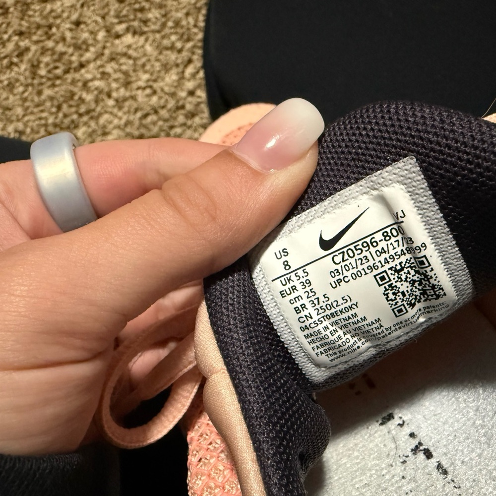Wmns peach and lime Nike Metcons - Picture 5 of 5